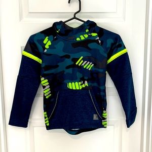 Russell hoodie. Size S (6/7)